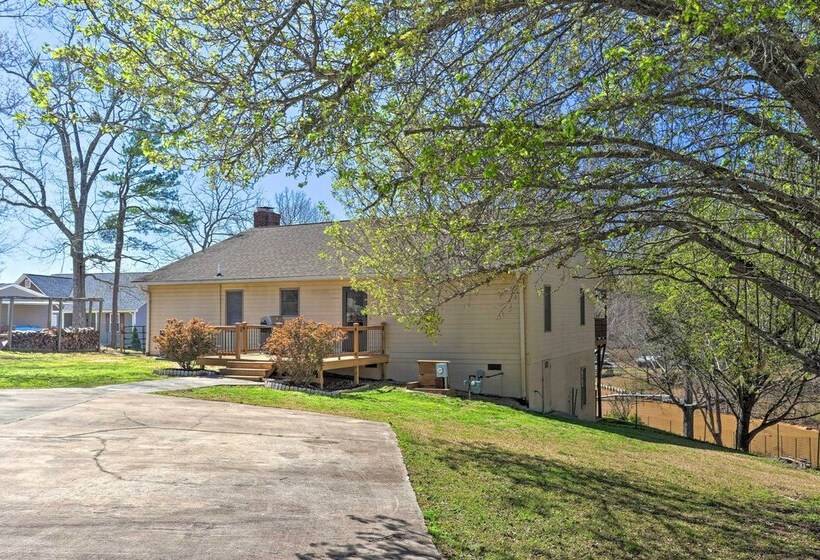 Pet Friendly Lakefront Retreat W/ Deck & Dock