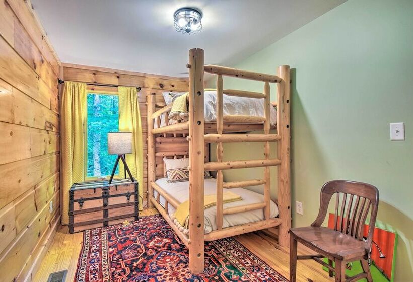 Chauga River Cabin: Pets Welcome!