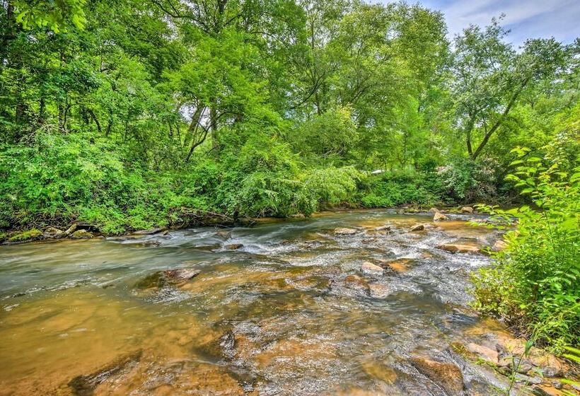 Chauga River Cabin: Pets Welcome!