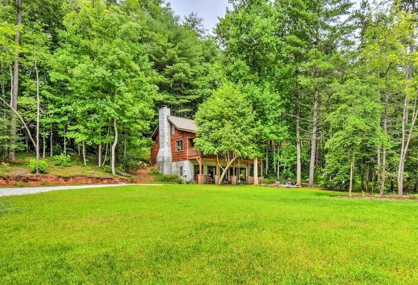 Chauga River Cabin: Pets Welcome!