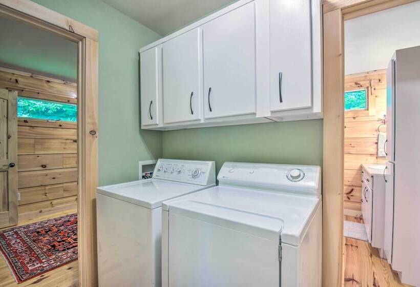 Chauga River Cabin: Pets Welcome!