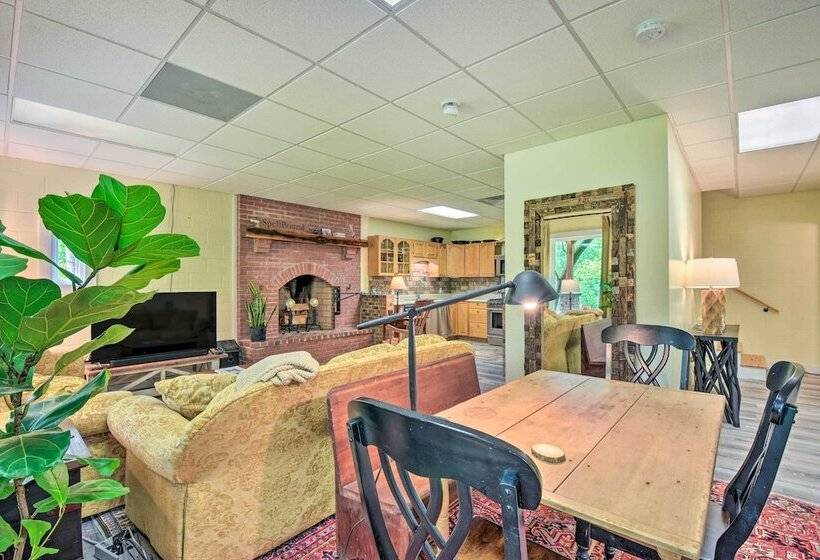 Chauga River Cabin: Pets Welcome!