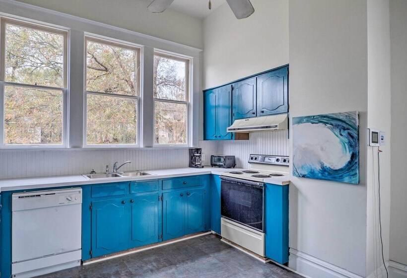 Pet Friendly Shreveport Home ~ 1 Mile To Downtown!