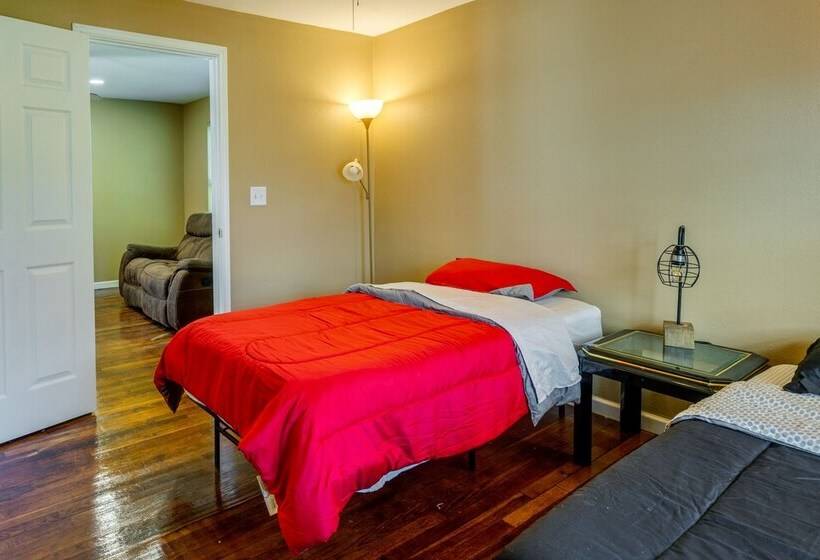 Pet Friendly Victoria Home   Kayak, Fish & Golf!