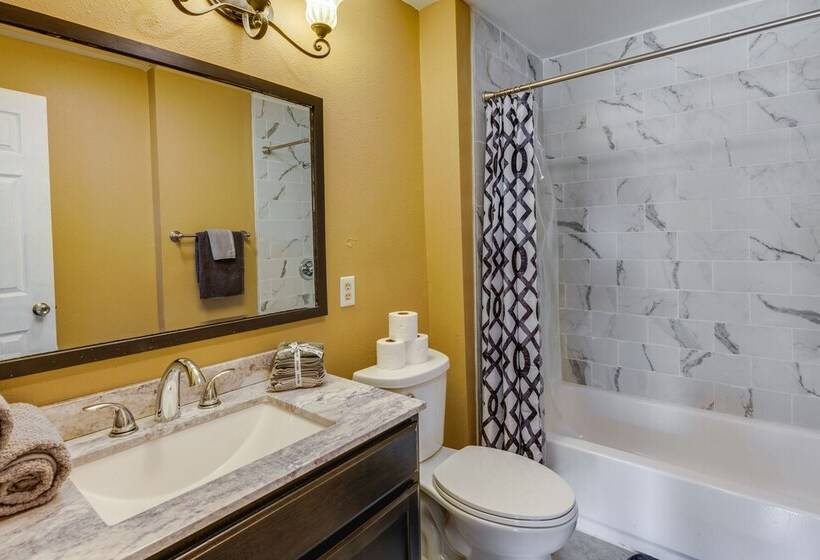 Pet Friendly Victoria Home   Kayak, Fish & Golf!