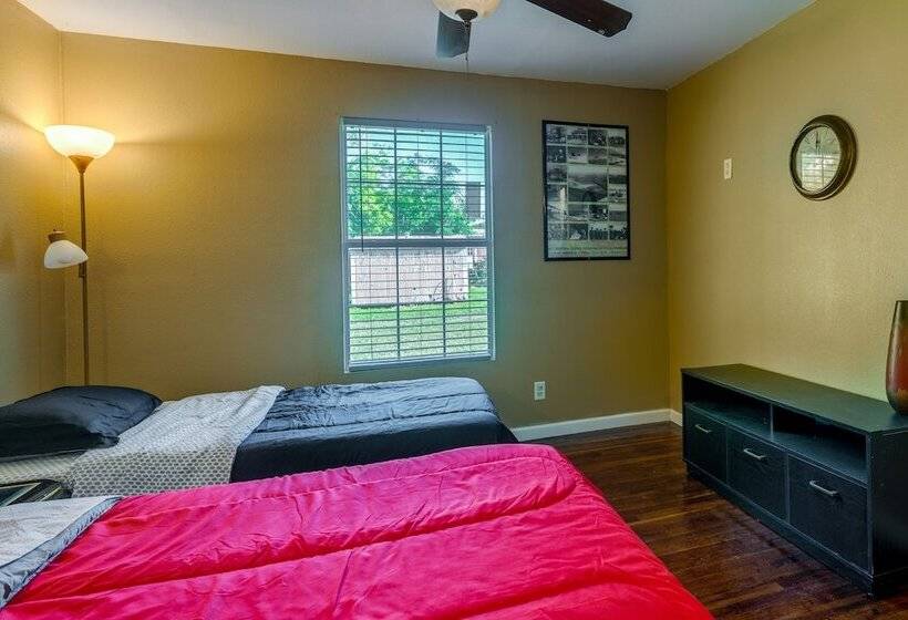 Pet Friendly Victoria Home   Kayak, Fish & Golf!