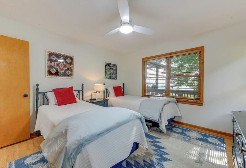 Pet Friendly Waynesville Retreat W/ Hot Tub!