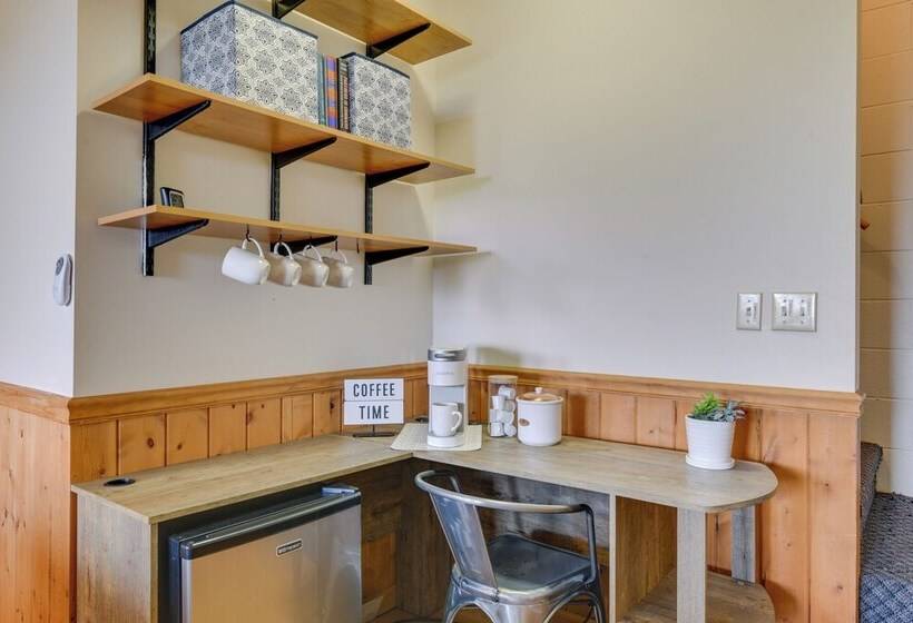 Pet Friendly Waynesville Retreat W/ Hot Tub!