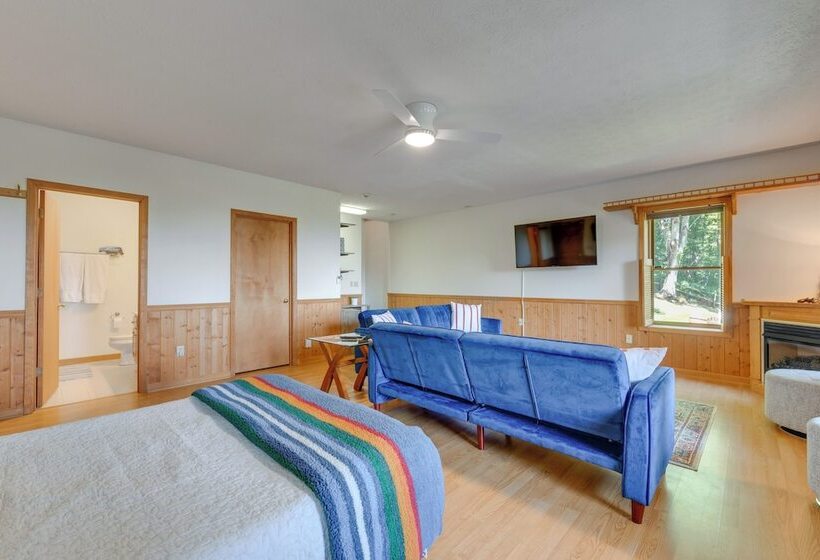 Pet Friendly Waynesville Retreat W/ Hot Tub!