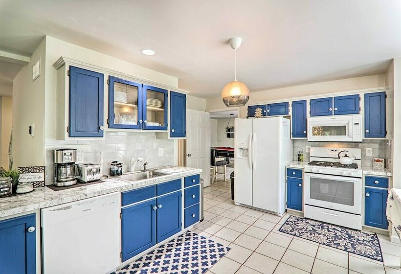 Fire Pit + Hot Tub: Peaceful Poconos Farms Getaway