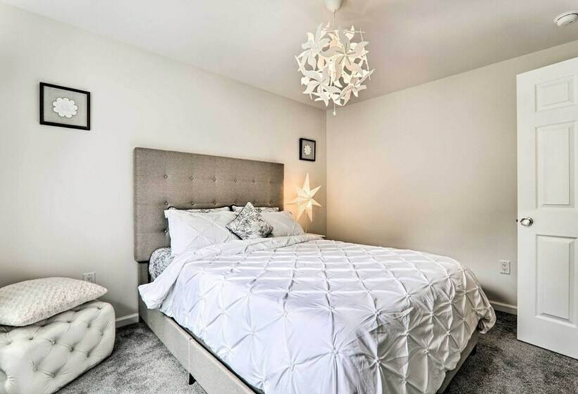 Fire Pit + Hot Tub: Peaceful Poconos Farms Getaway