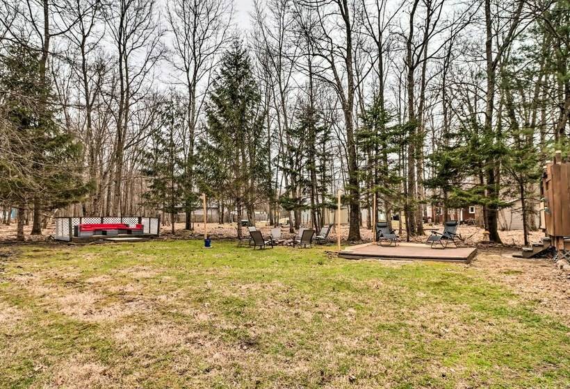 Poconos Home W/ Private Hot Tub & Community Pool!