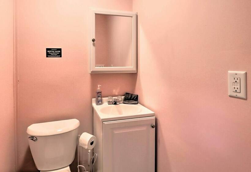 Poconos Home W/ Private Hot Tub & Community Pool!