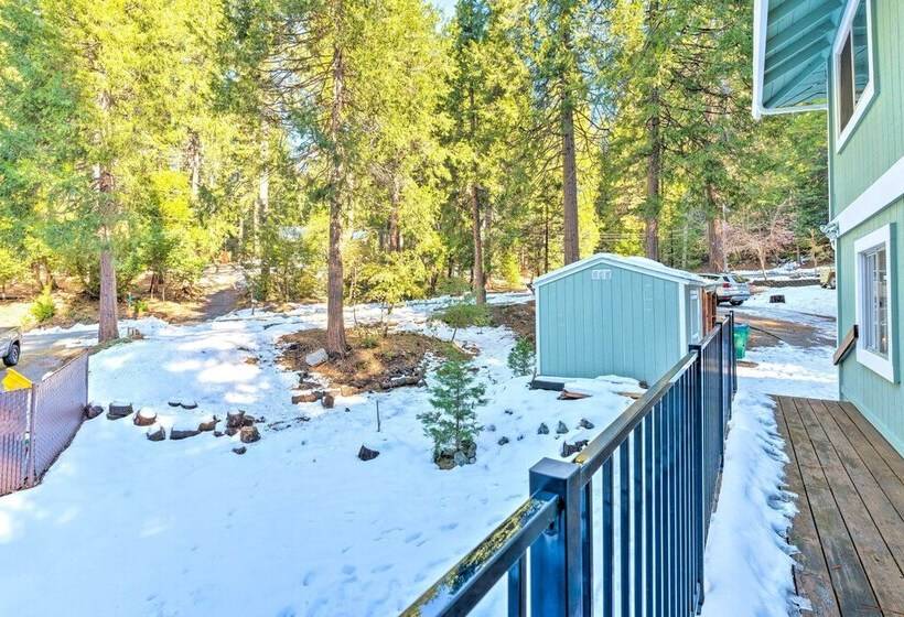 Private Family Getaway: Walk To Scotts Flat!