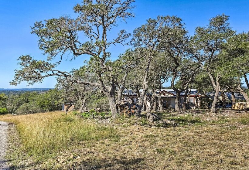 Private Hill Country House W/ Deck On 7 Acres!