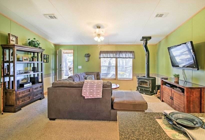 Private Hill Country House W/ Deck On 7 Acres!