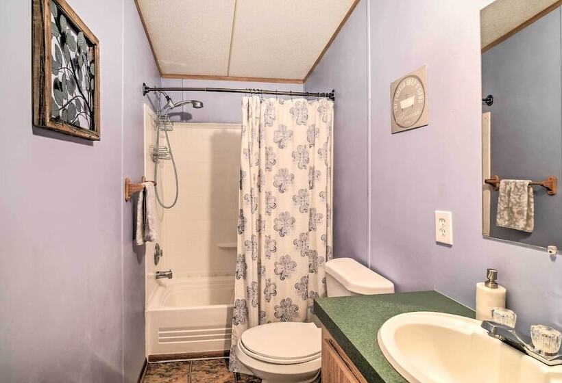 Private Hill Country House W/ Deck On 7 Acres!