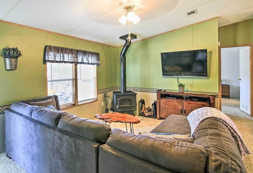 Private Hill Country House W/ Deck On 7 Acres!