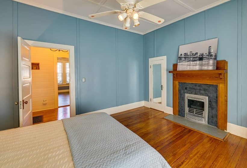 Quaint Anderson Home W/ Sunroom, Walk To Downtown!