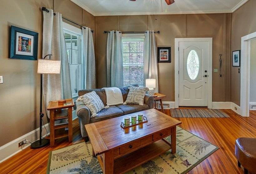 Quaint Anderson Home W/ Sunroom, Walk To Downtown!