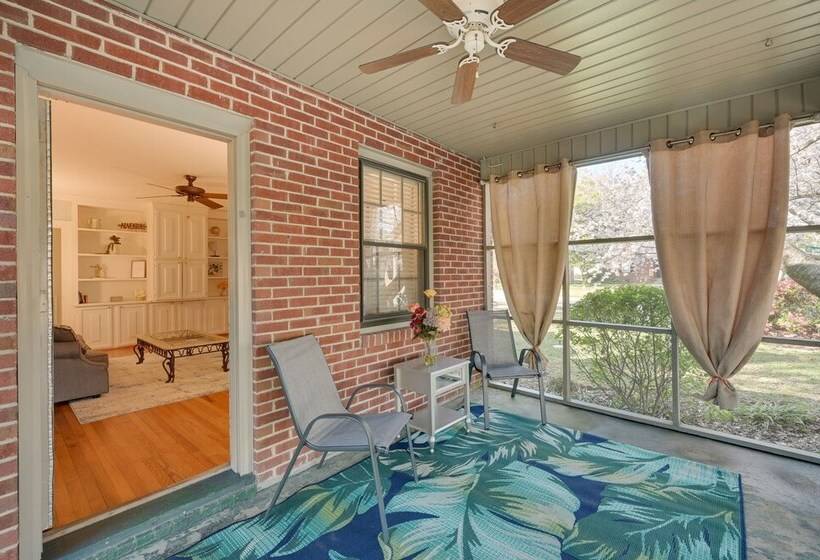 Quaint Goldsboro Home W/ Screened In Porch!