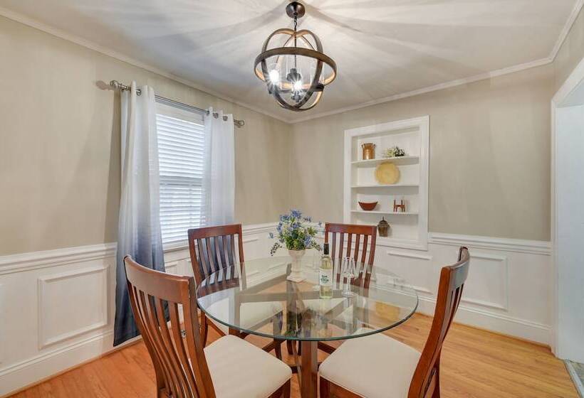 Quaint Goldsboro Home W/ Screened In Porch!