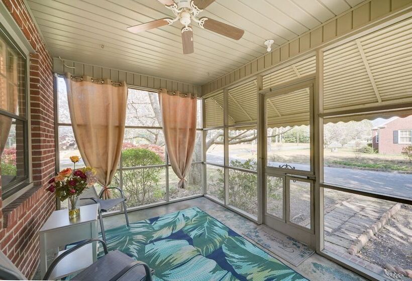 Quaint Goldsboro Home W/ Screened In Porch!