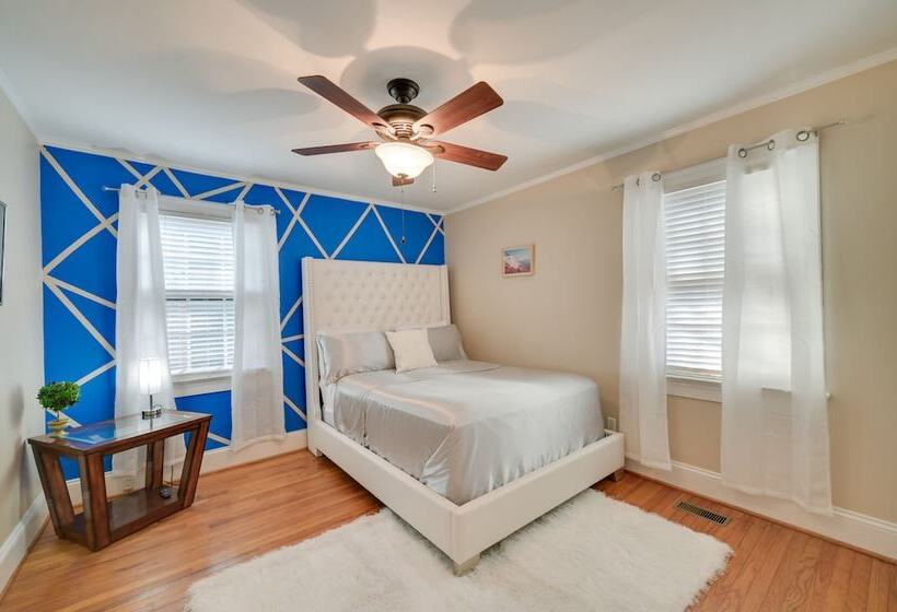 Quaint Goldsboro Home W/ Screened In Porch!