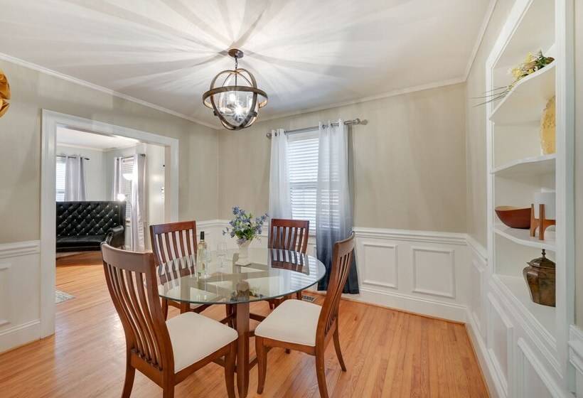 Quaint Goldsboro Home W/ Screened In Porch!