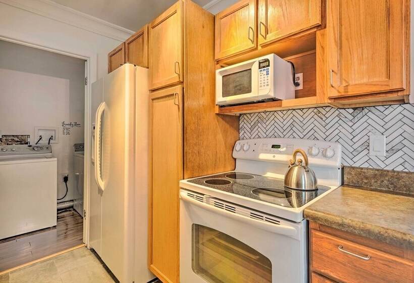 Quaint Naples Home ~ 4 Mi To Naples Beach!