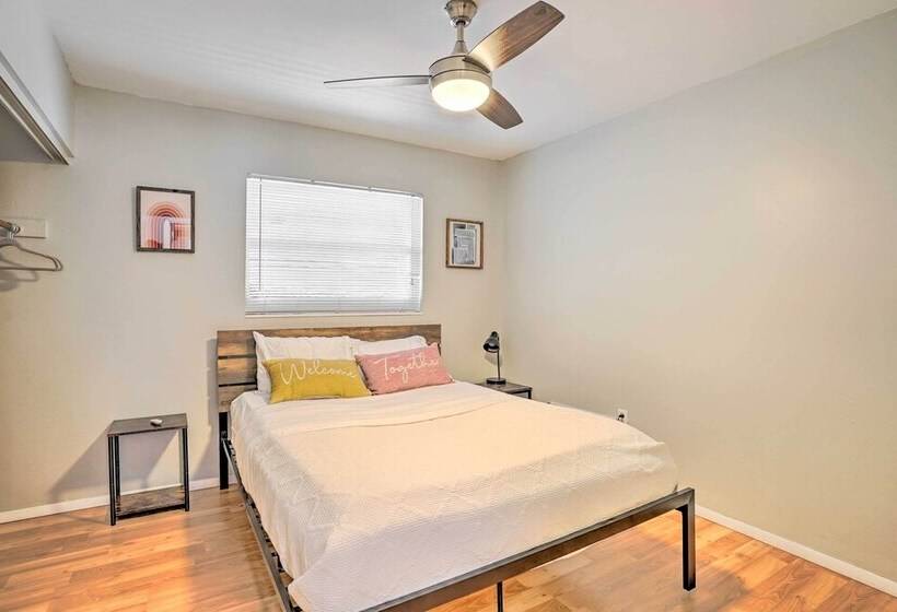 Quaint Naples Home ~ 4 Mi To Naples Beach!