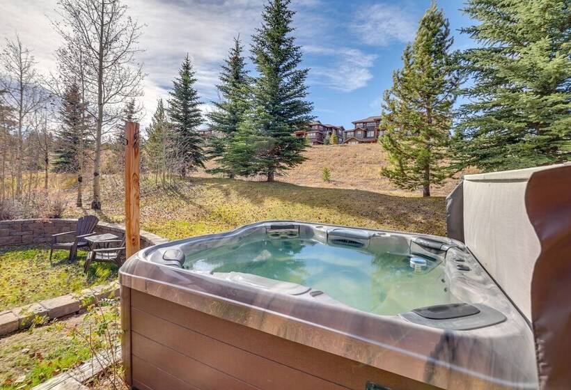 Quiet Fraser Family Escape: Hot Tub & Front Porch!
