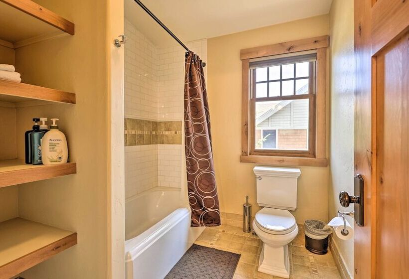 Quiet Fraser Family Escape: Hot Tub & Front Porch!