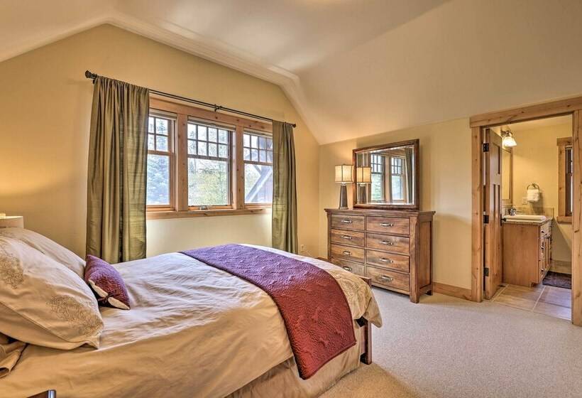 Quiet Fraser Family Escape: Hot Tub & Front Porch!