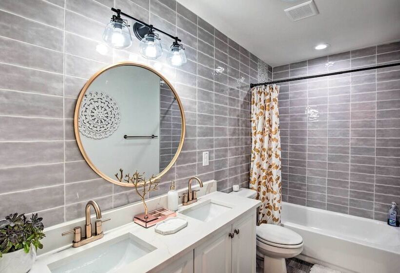 ~ 12 Mi To Dtwn: Dallas Area Suburban Home W/ Yard