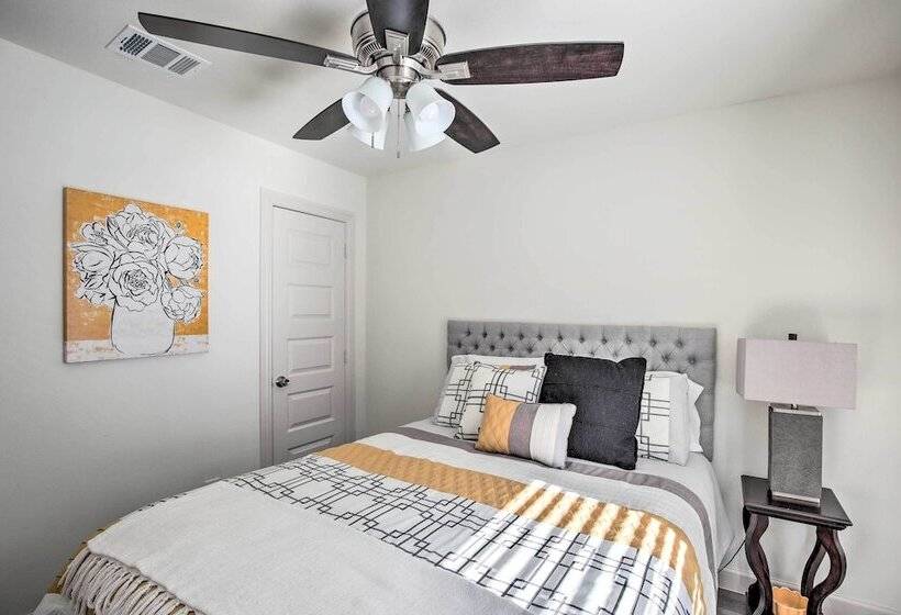 ~ 12 Mi To Dtwn: Dallas Area Suburban Home W/ Yard