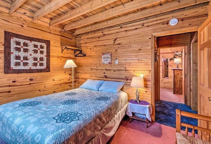 Quiet & Private Cabin ~ 5 Mi To Dale Hollow Lake!