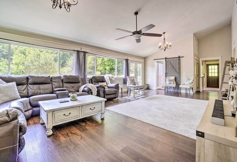 Quiet Rockbridge Cottage ~ 4 Mi To Hocking Hills!