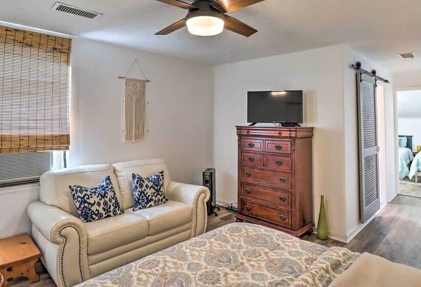 Rainbow Island Cabin Near Hiking & Fishing!