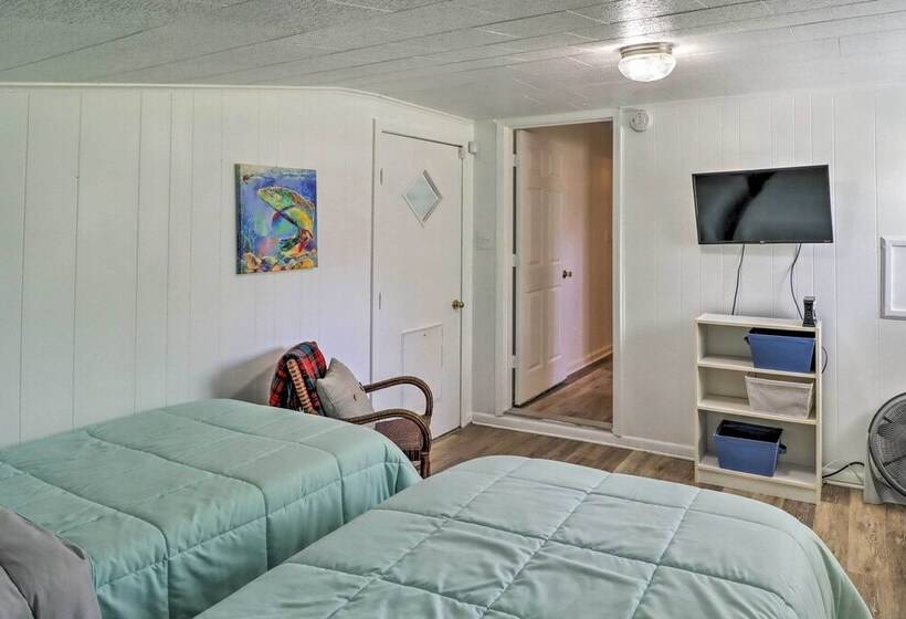 Rainbow Island Cabin Near Hiking & Fishing!