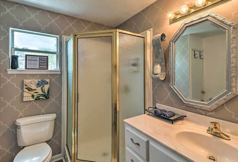 Rainbow Island Cabin Near Hiking & Fishing!