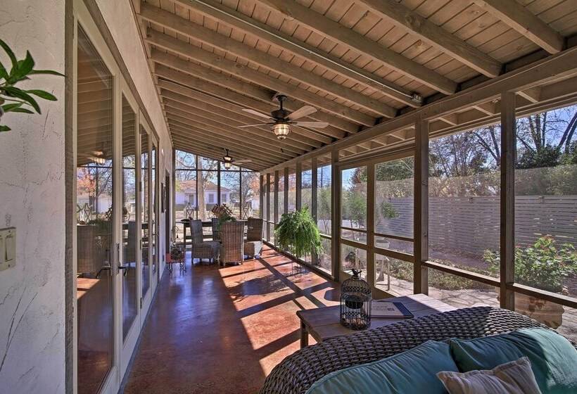 Red Stair Haus 4 Suite Haven Near Main Street!