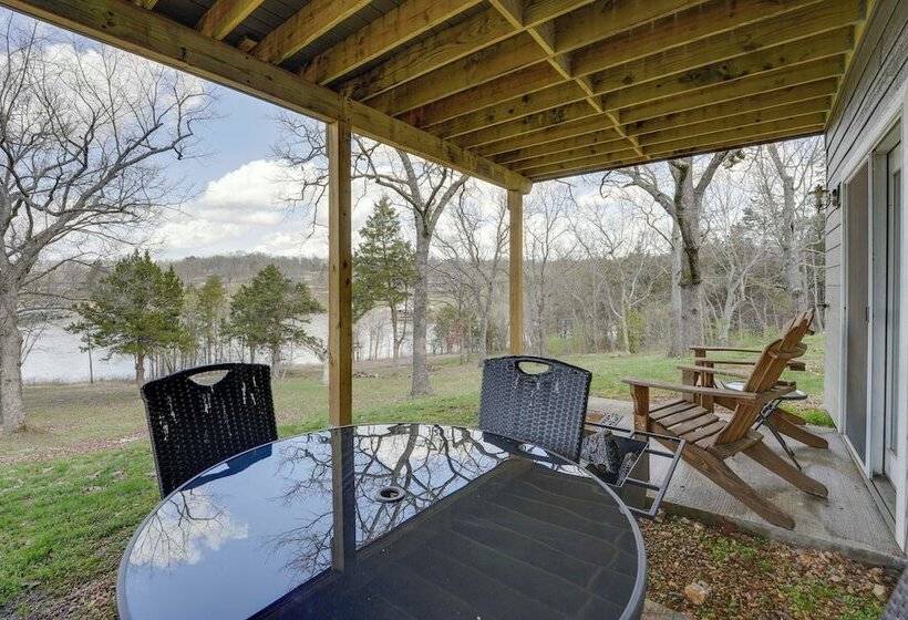 Reeds Spring Retreat W/ Lakeview Deck + Grill