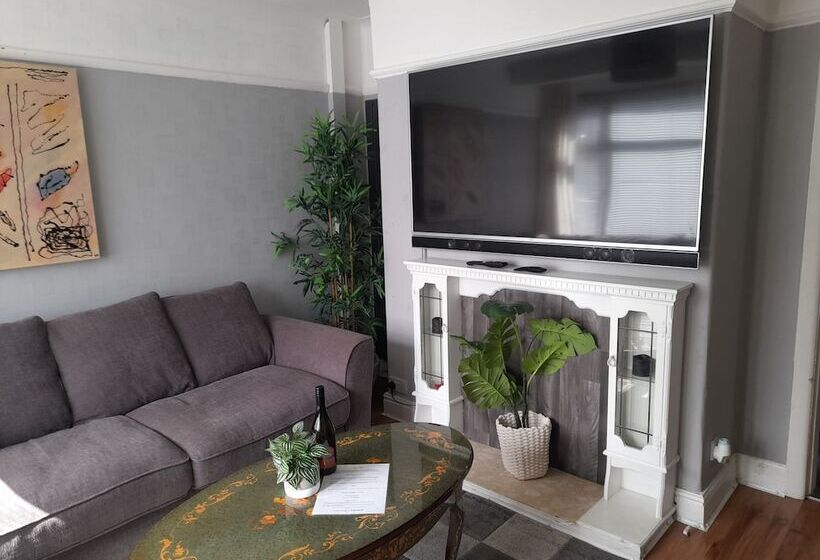 דירת נופש Bright 4 Bed House 15 Min To Manchester Centre