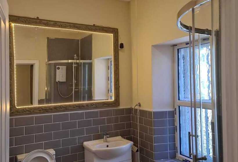 إقامة Large Heritage House Close Snowdonia & Llandudno