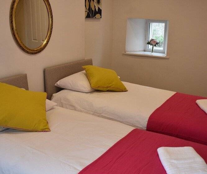 إقامة Large Heritage House Close Snowdonia & Llandudno