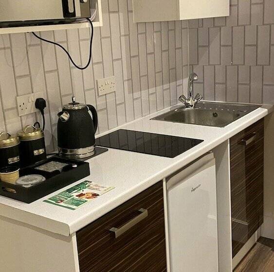 إقامة Large Heritage House Close Snowdonia & Llandudno