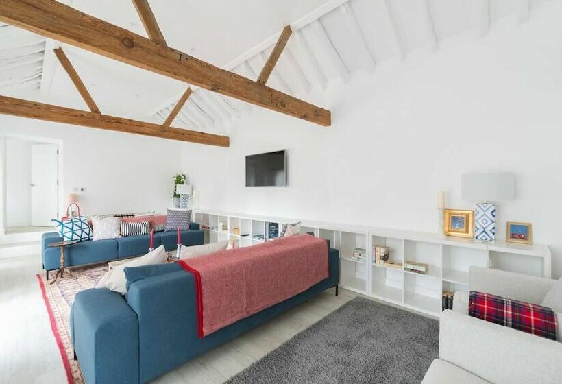 Резиденция Simple Coastal Luxury Near Southwold Sleeps 10