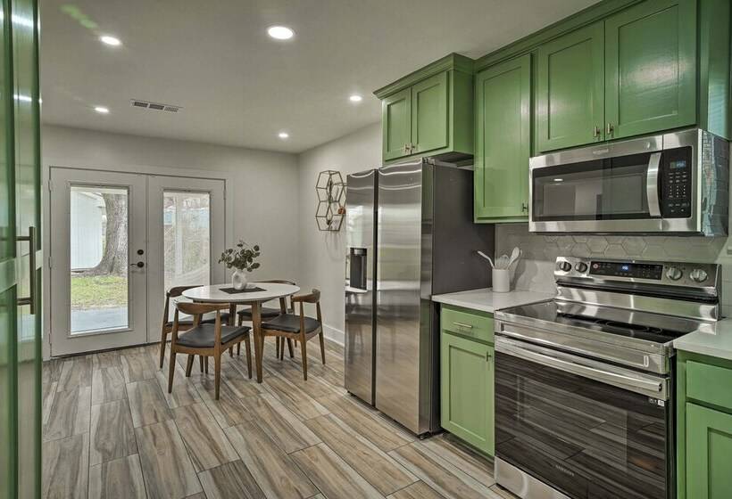 Residential Baton Rouge Vacation Rental!