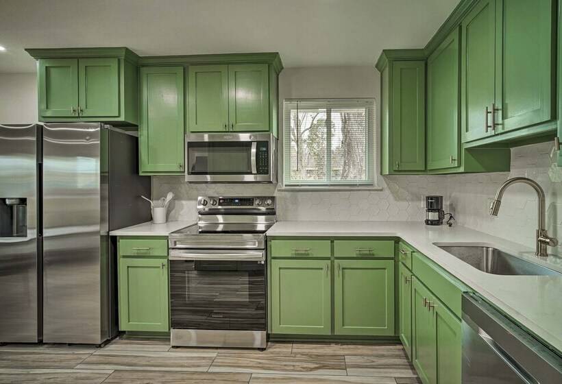 Residential Baton Rouge Vacation Rental!